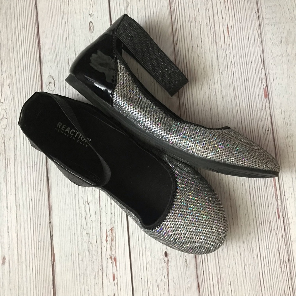 Size 5 Kenneth Cole Reaction shoes